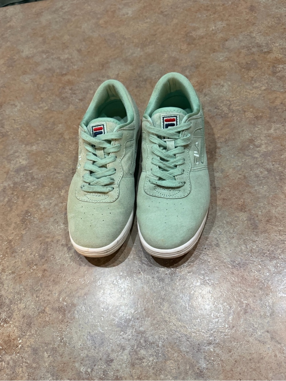 Women's FILA Suede Sneakers. Size
7.5 - Picture 3 of 6